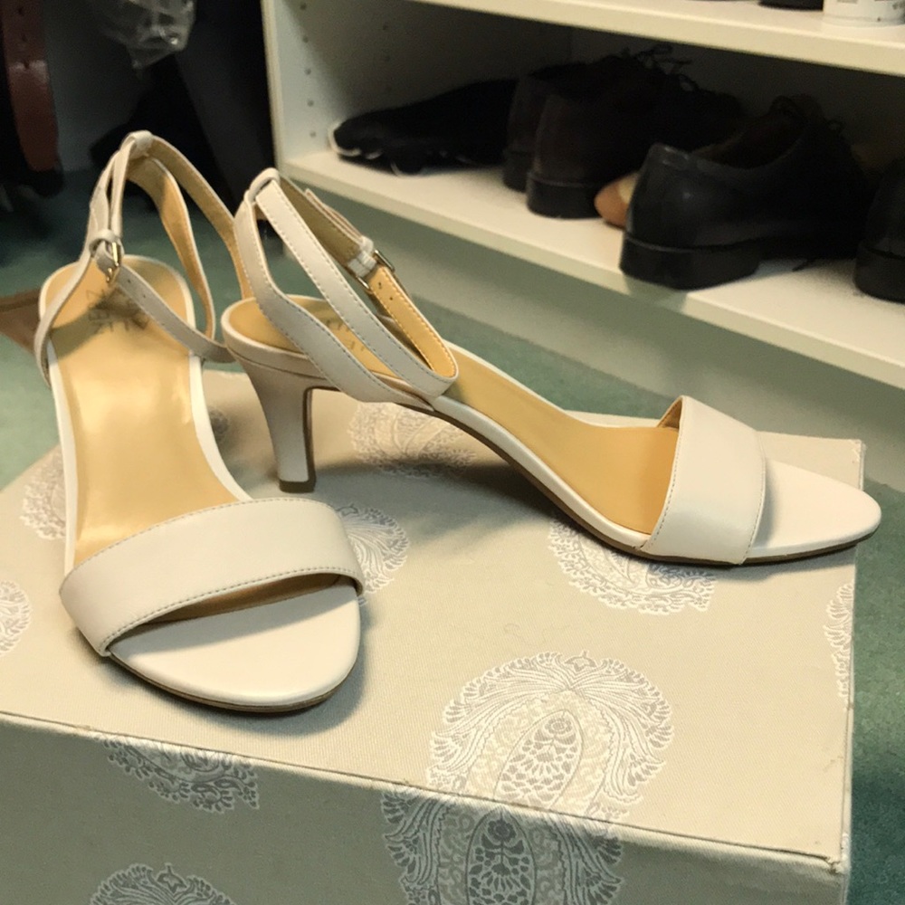 NWOT Naturalizer Hattie Strappy Heals